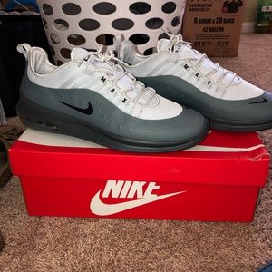 Men’s Nike Airmax